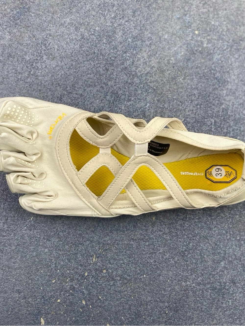 Vibram Womens Beige FiveFingers Sneaker with Yellow Insole